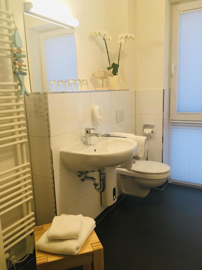 Pension Seecafe Zarrentin am Schaalsee Екстер'єр фото