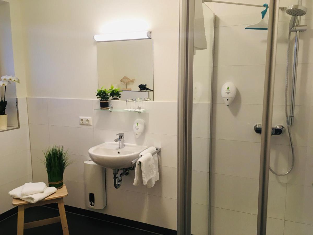Pension Seecafe Zarrentin am Schaalsee Екстер'єр фото
